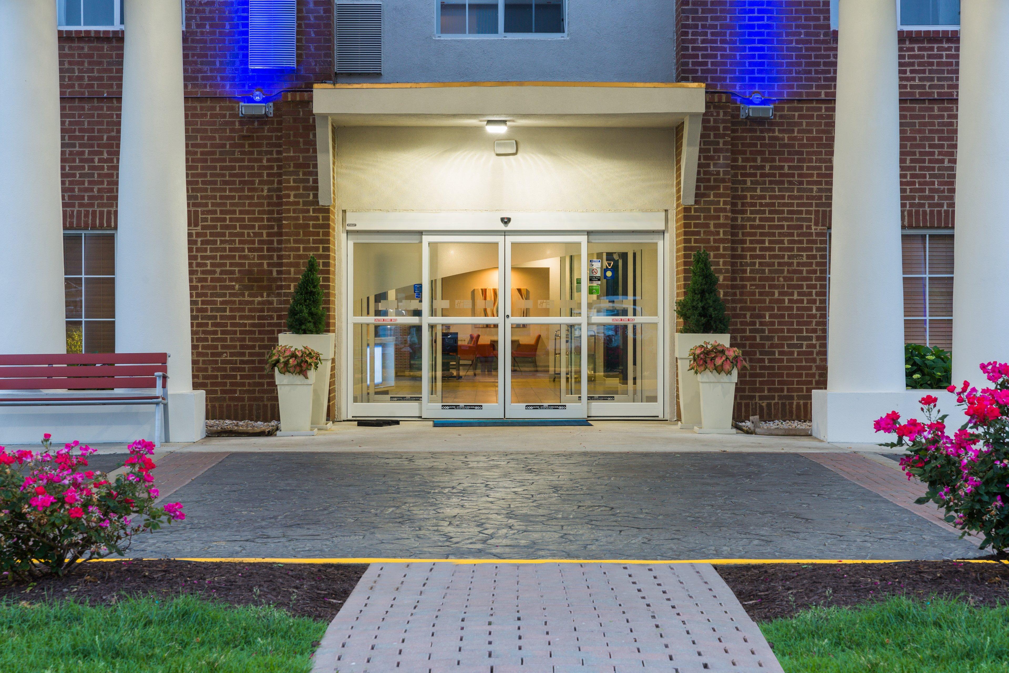 Holiday Inn Express Hotel And Suites Petersburg - Fort Lee By Ihg Dış mekan fotoğraf