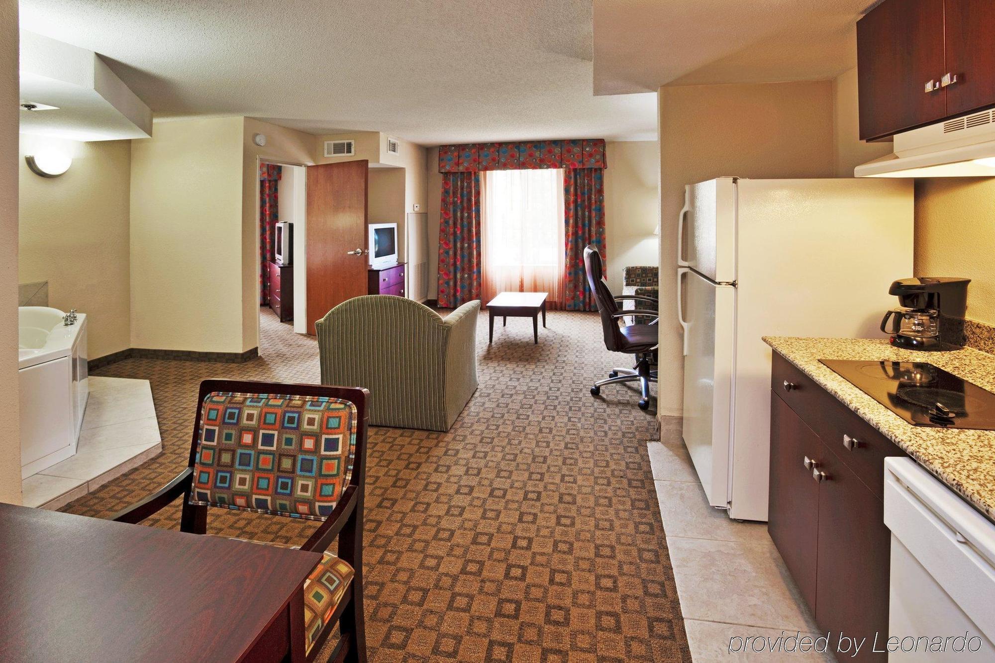 Holiday Inn Express Hotel And Suites Petersburg - Fort Lee By Ihg Oda fotoğraf