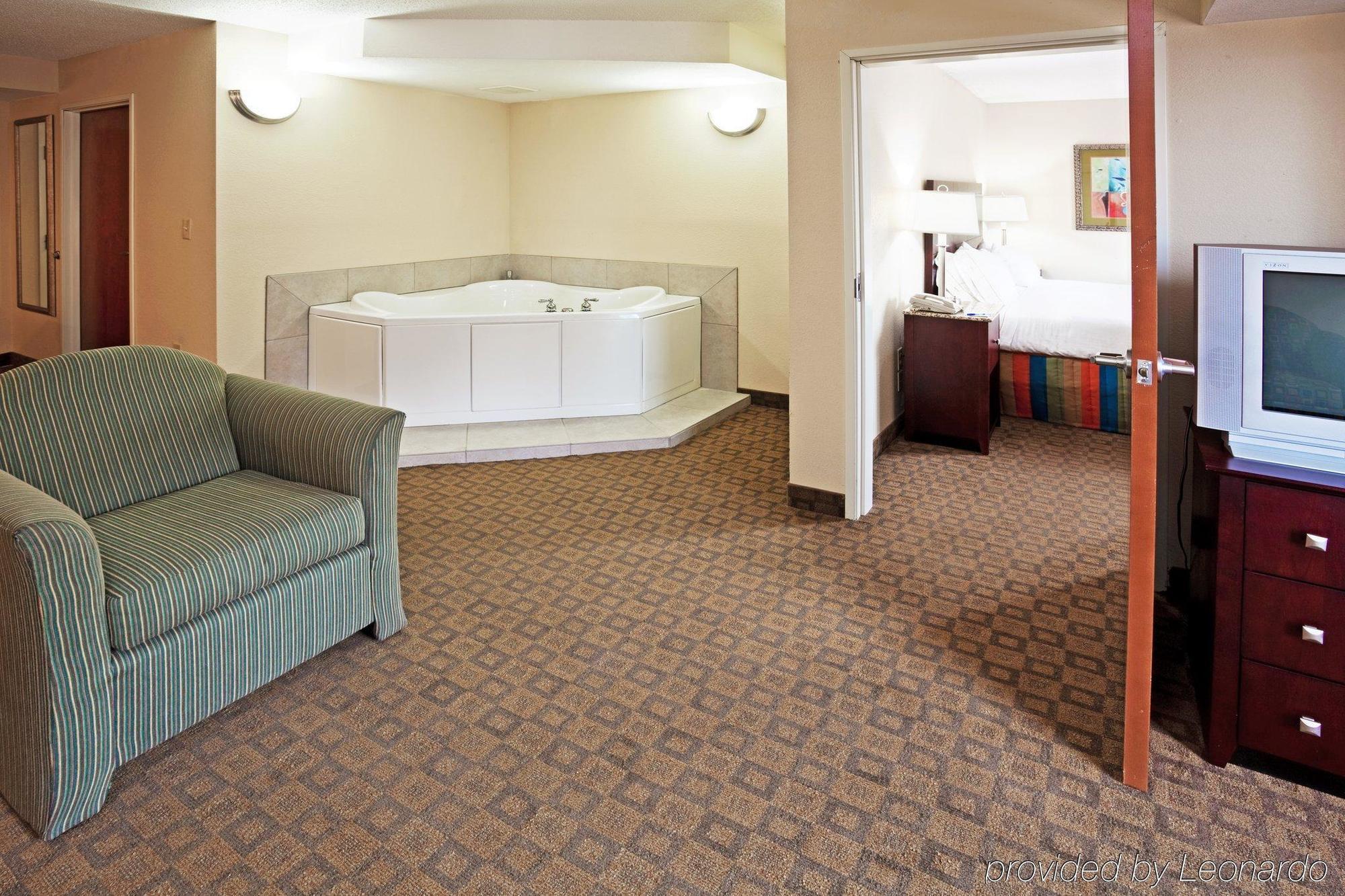 Holiday Inn Express Hotel And Suites Petersburg - Fort Lee By Ihg Dış mekan fotoğraf